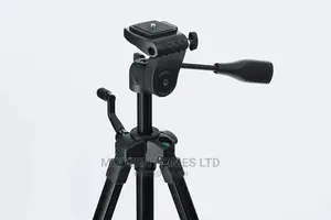 Bosch BT150 Compact Extendable Tripod With Adjustable Legs