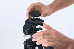 Bosch BT150 Compact Extendable Tripod With Adjustable Legs