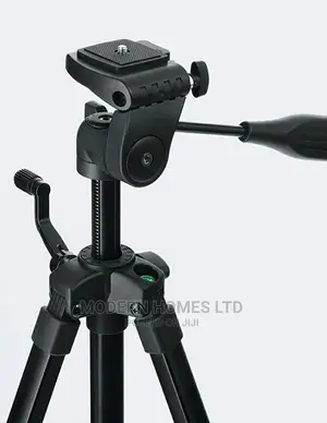 Bosch BT150 Compact Extendable Tripod With Adjustable Legs