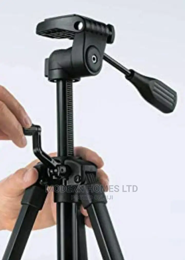 Bosch BT150 Compact Extendable Tripod With Adjustable Legs