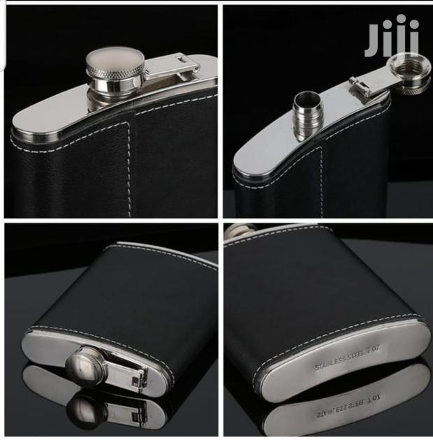 Whiskey Hip Flask With 2 Tot Glasses -200ml