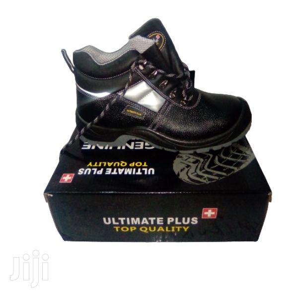 Ultimate Plus EN2011 Safety Boots - main view