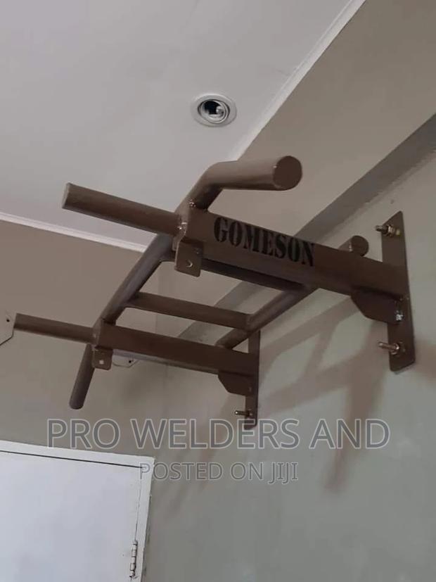 Pull Up Bar - main view
