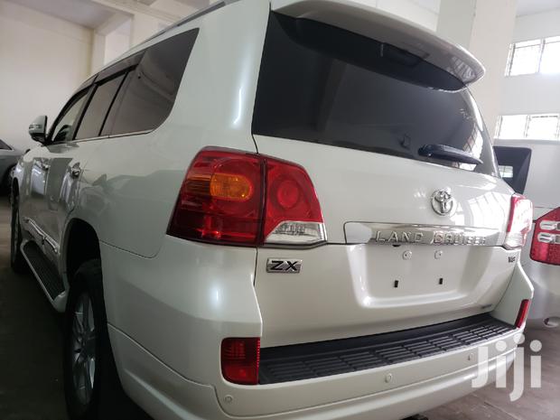 Toyota Land Cruiser Prado 2014 White - thumbnail 4