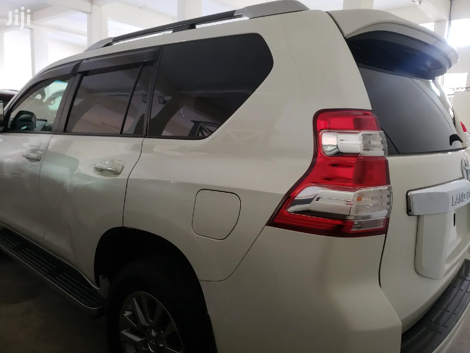Toyota Land Cruiser Prado 2016 White