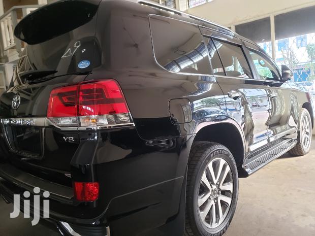 Toyota Land Cruiser Prado 2017 Black - thumbnail 3