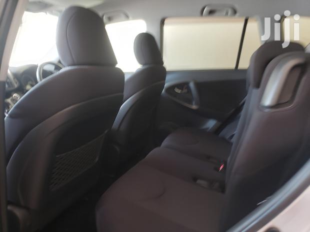 Toyota RAV4 2013 Silver - thumbnail 5