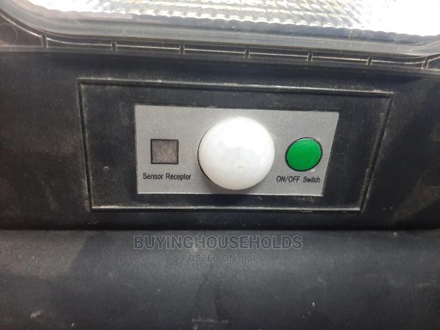 Solar Powered Security Light With Sensor - thumbnail 4