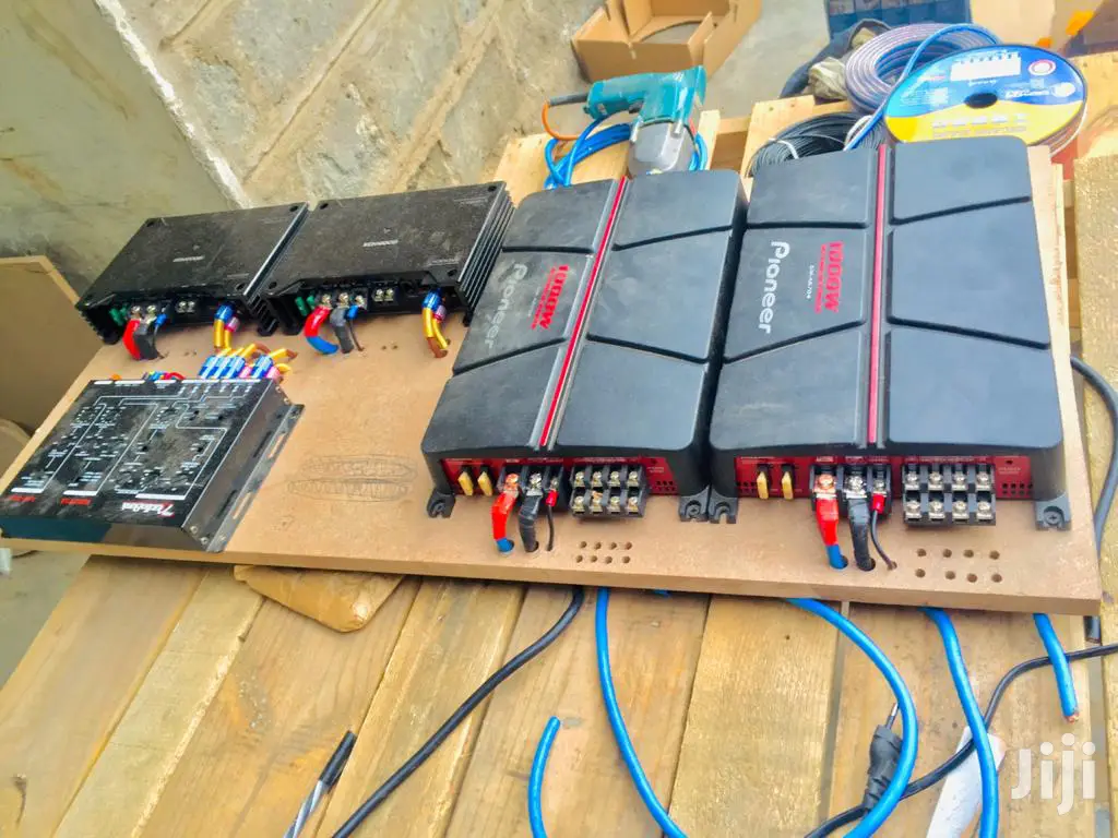 Car Audio Installation With Fiberglass Integration