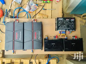 Car Audio Installation With Fiberglass Integration