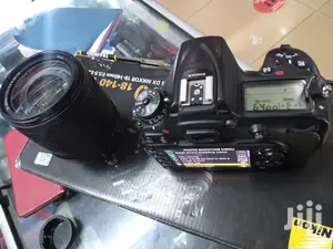 Nikon D7200 With 18-140mm.Free 64GB