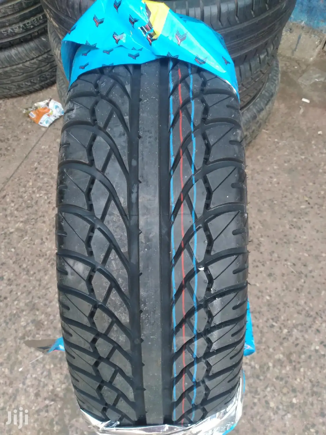 Zephyr Tires Made in India Sizes 205/65r15.