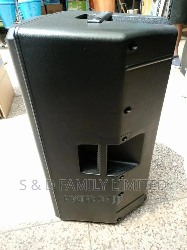 Briton 15 Inch Plastic Speaker - thumbnail 2