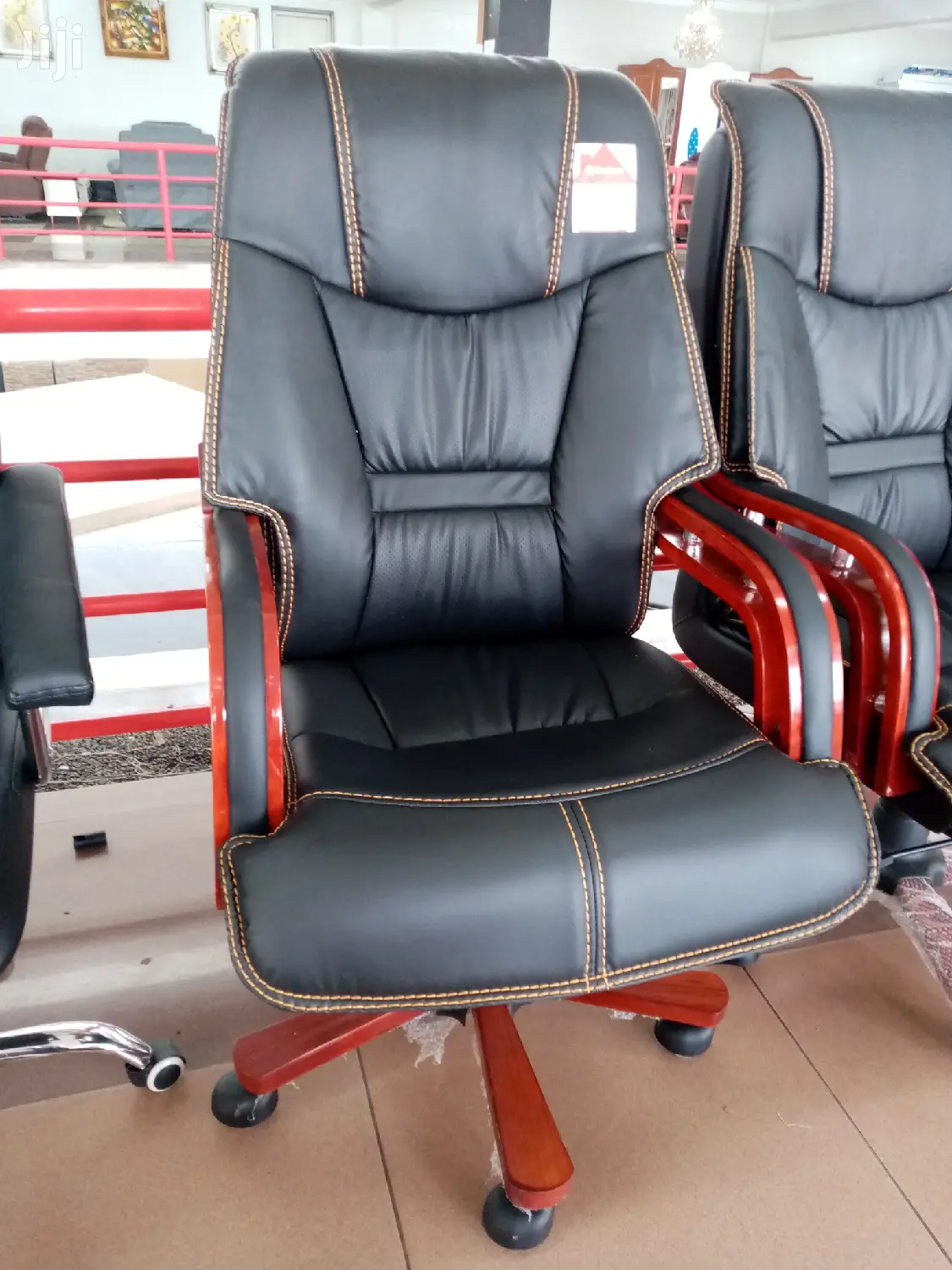 Executive Office Seat