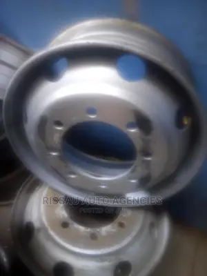 Mitsubishi FI Trucks Original Rims 22.5 8holes