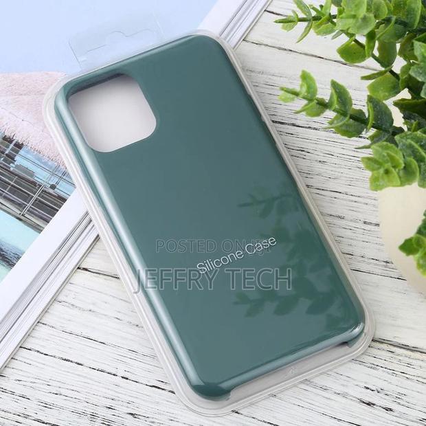 iPhone 11 Pro Max Solid Solid Silicone Shockproof Case - thumbnail 3