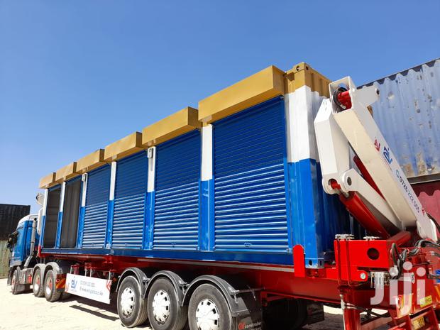 40ft Shipping Container Into 5 Stalls /Container Shops - main view