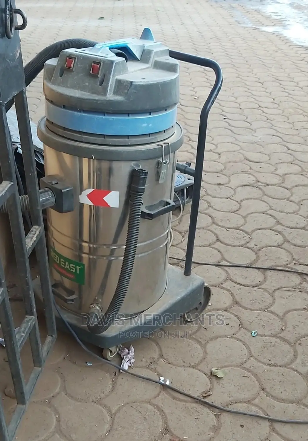 Premier 100 Litres Vacuum Cleaner