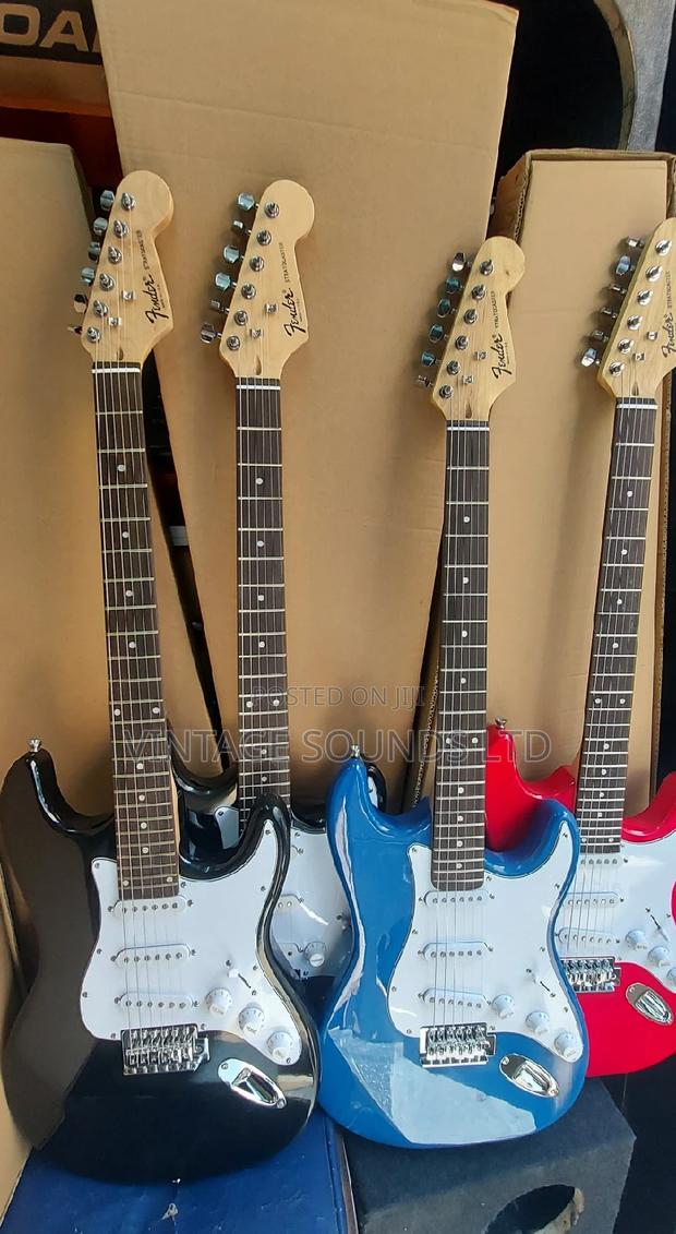 Fender Solo and Rythm Electric Guitar - main view