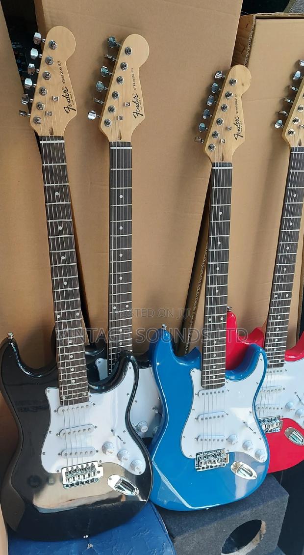 Fender Solo and Rythm Electric Guitar - thumbnail 4