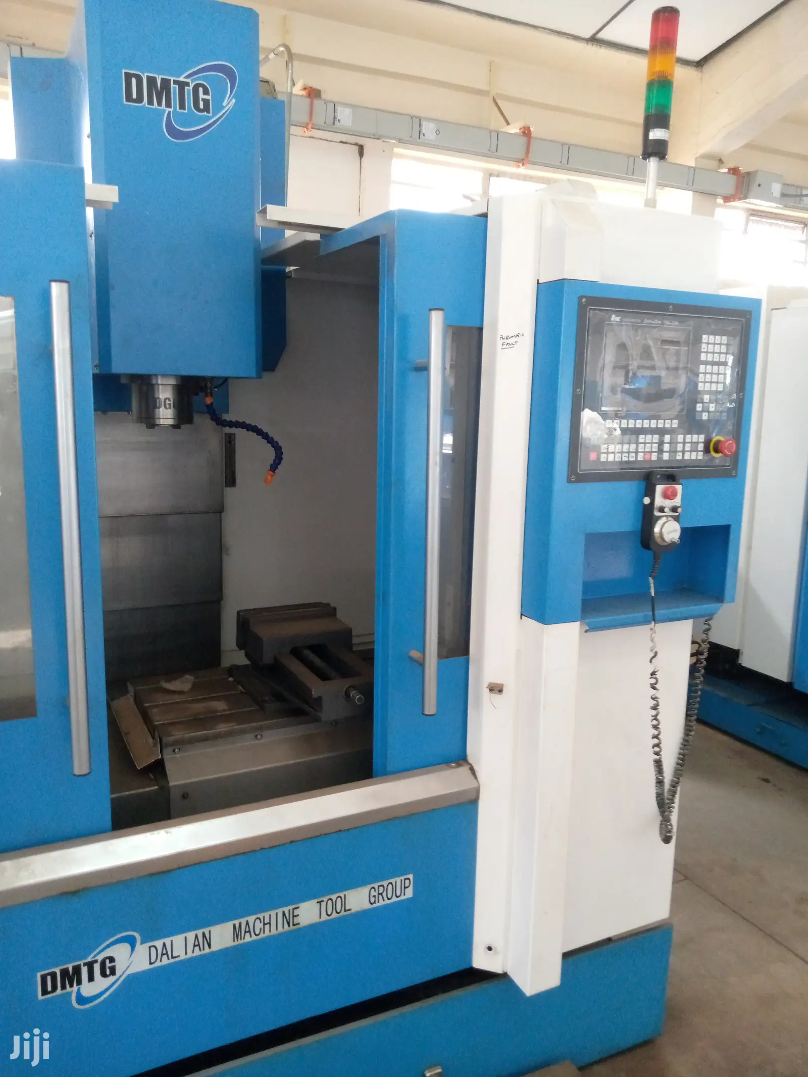 Solidworks and Autocad Machine Design Also CNC Machining.