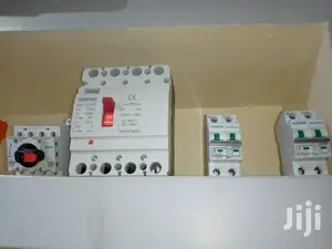 McCb 1000vdc 4p 100A Suntree