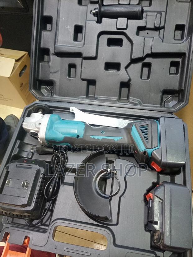 Cordless Makita Grinders - thumbnail 2