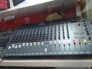 Omax Powered Mixer 12 Channel