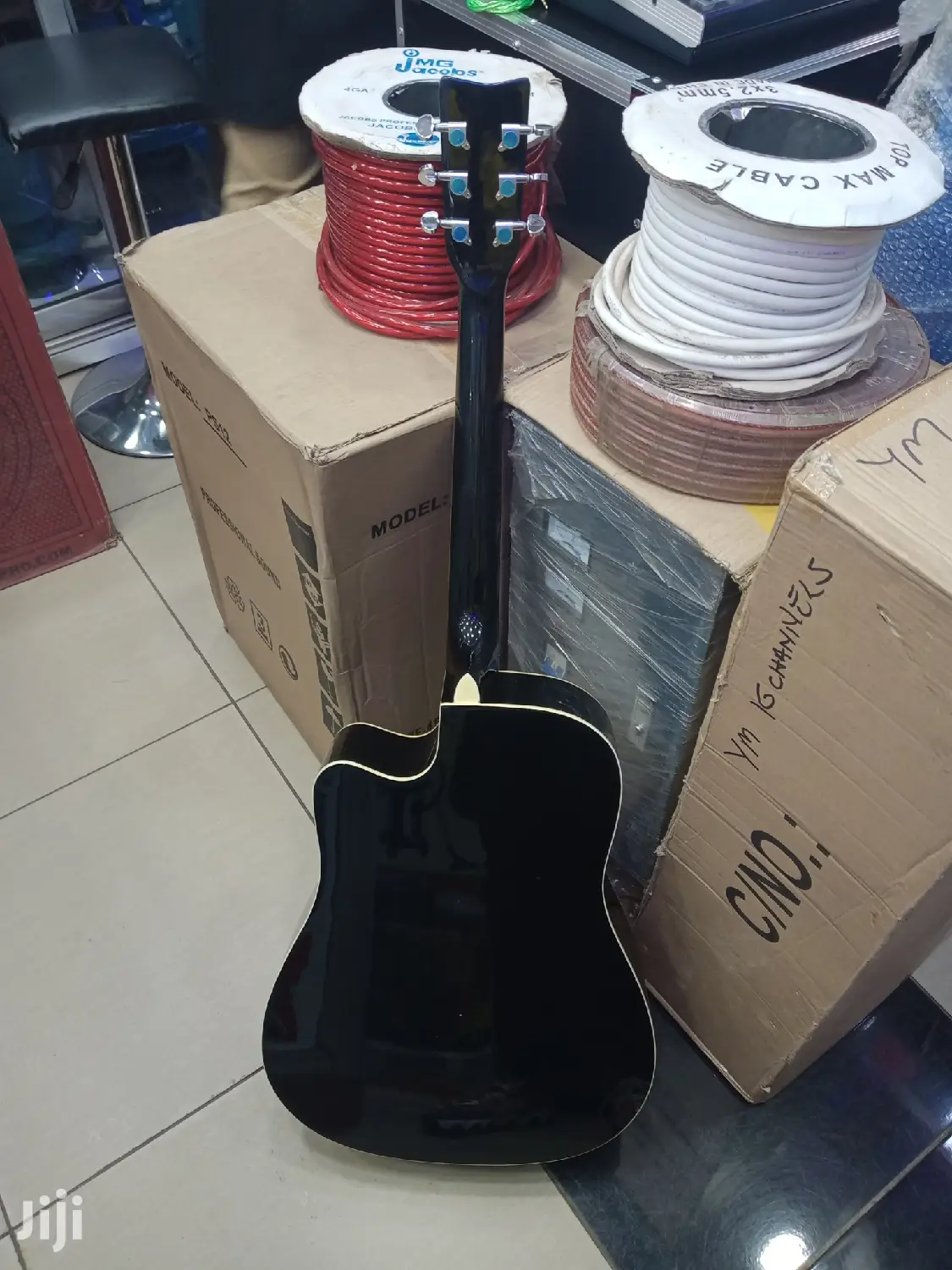 Yamaha Acoustic Guitar