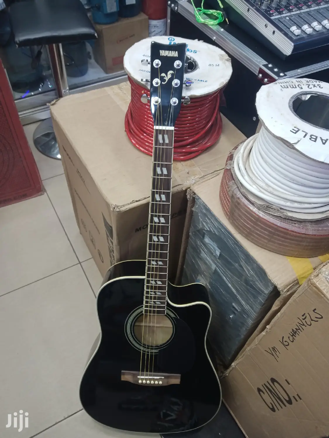 Yamaha Acoustic Guitar
