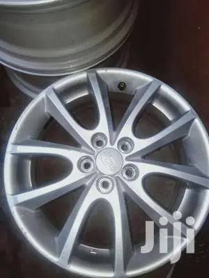 Original Rims Set Size 15 Inch for Subaru.