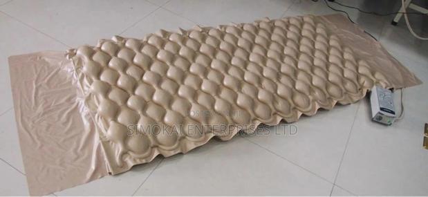 Medical Ripple Air Mattress With Pump - main view