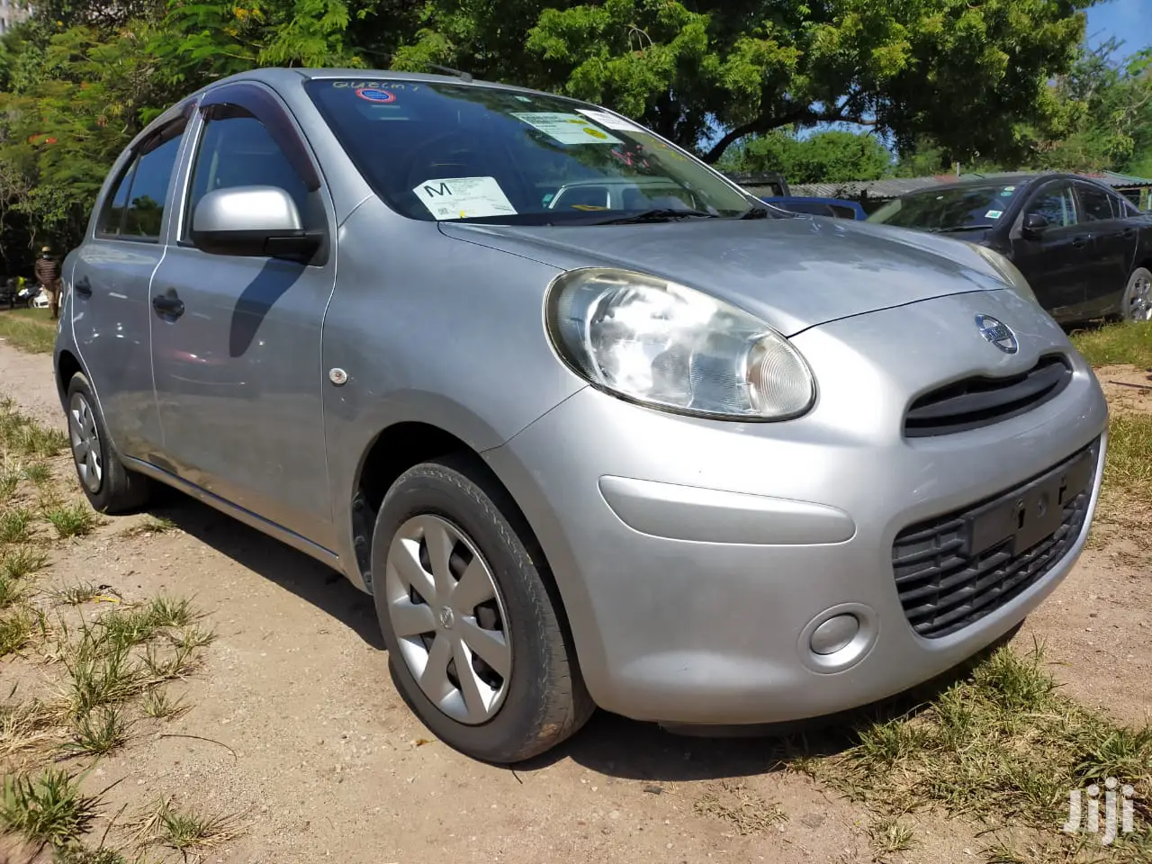 Nissan March 2015 Silver