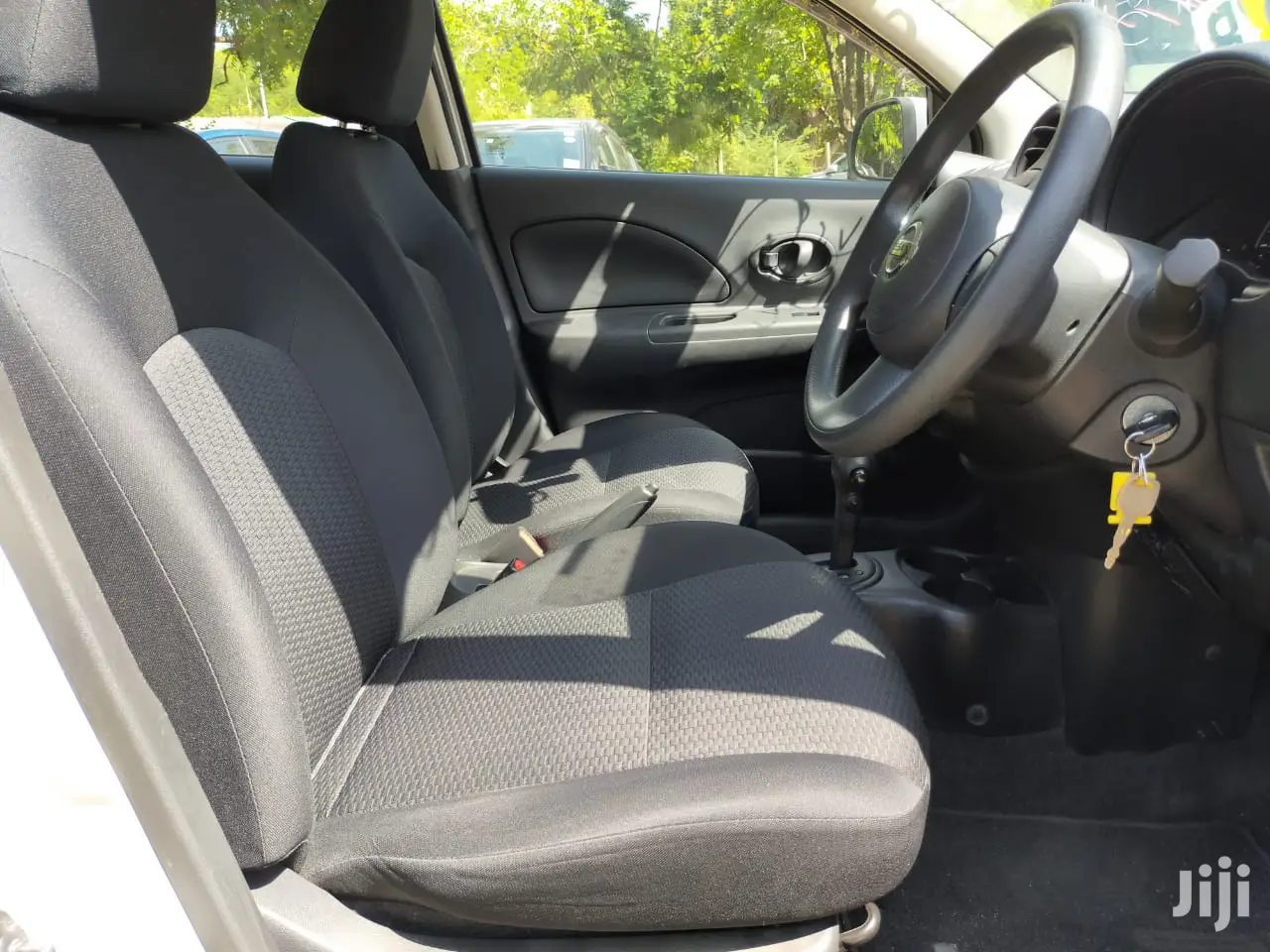 Nissan March 2015 Silver