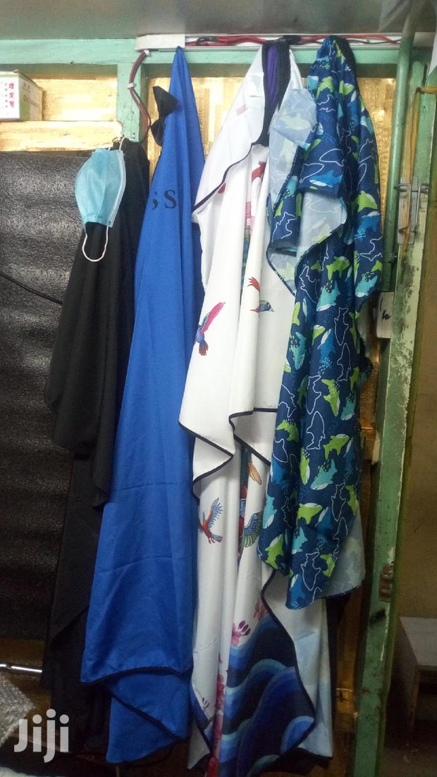 Barber Drappers/Gowns - main view