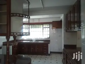 6bedroomed Mansion, 2bedrom Guest Dsq TO LET