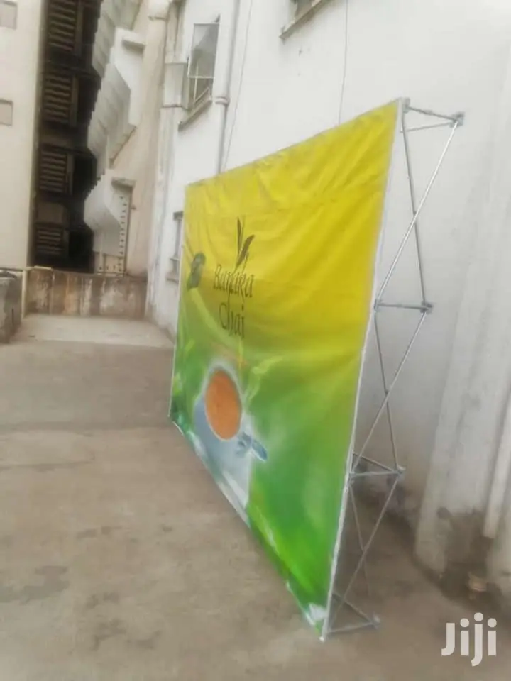 Backdrop/Pop Up Banner Stands