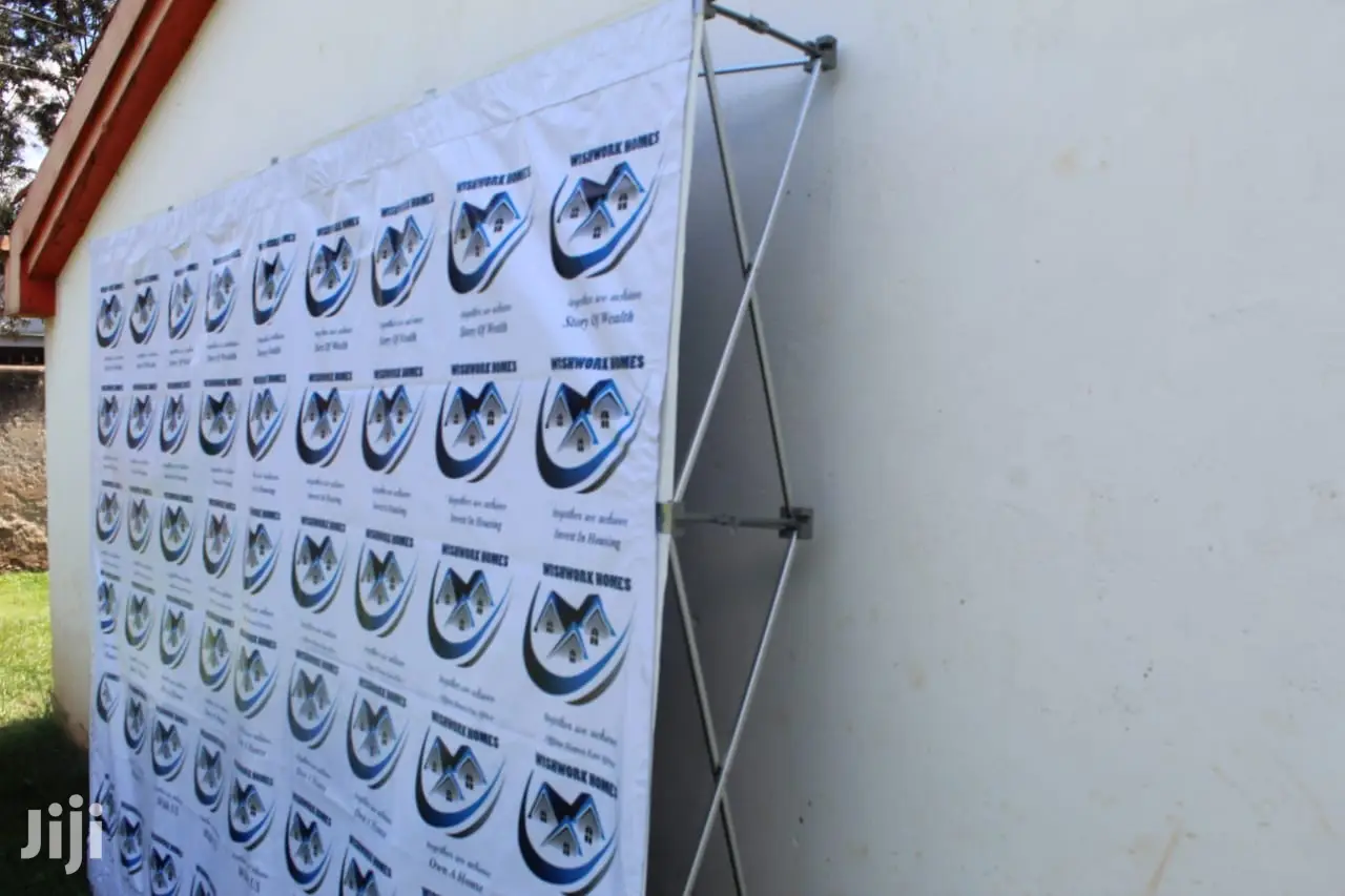 Backdrop/Pop Up Banner Stands