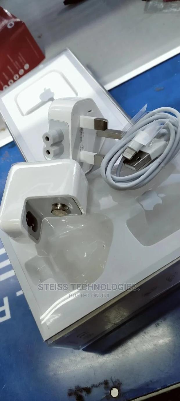 Apple Chargers - thumbnail 2