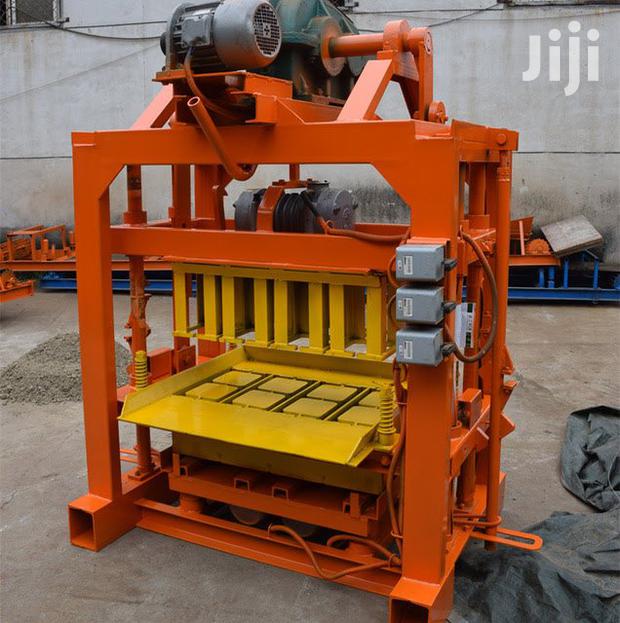 QT4-40 Manual Concrete Block Making Machine - main view