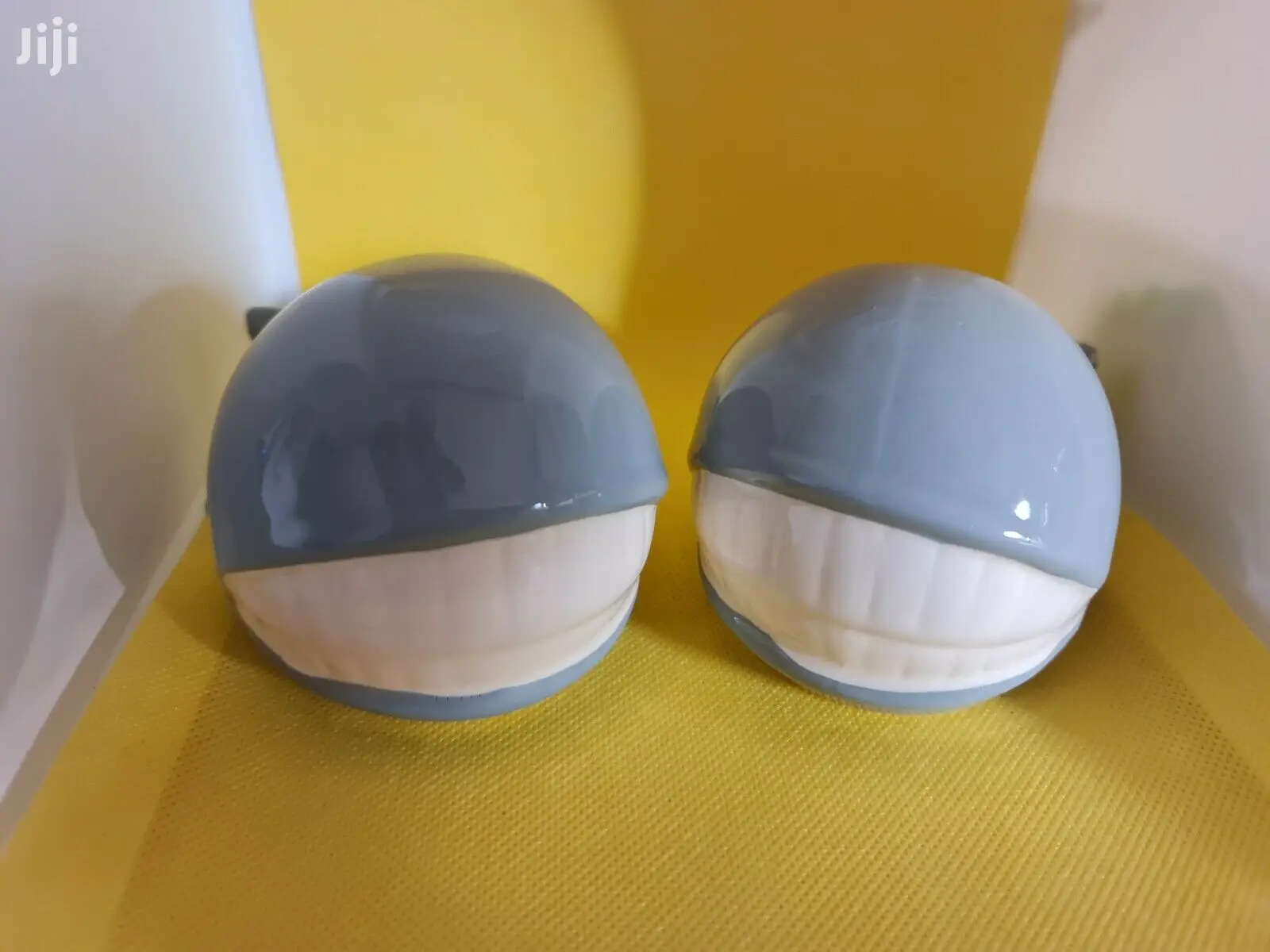 Uk-Ceramic Whales Bathroom Ornaments
