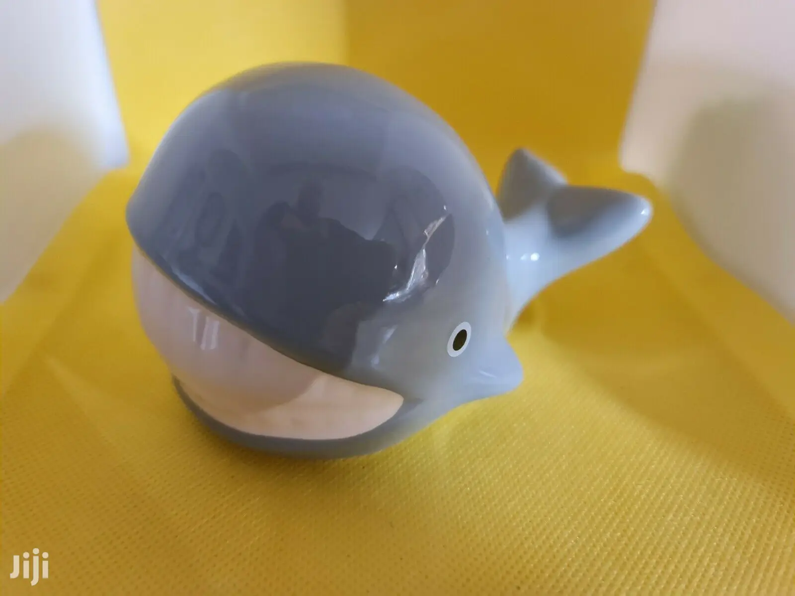 Uk-Ceramic Whales Bathroom Ornaments