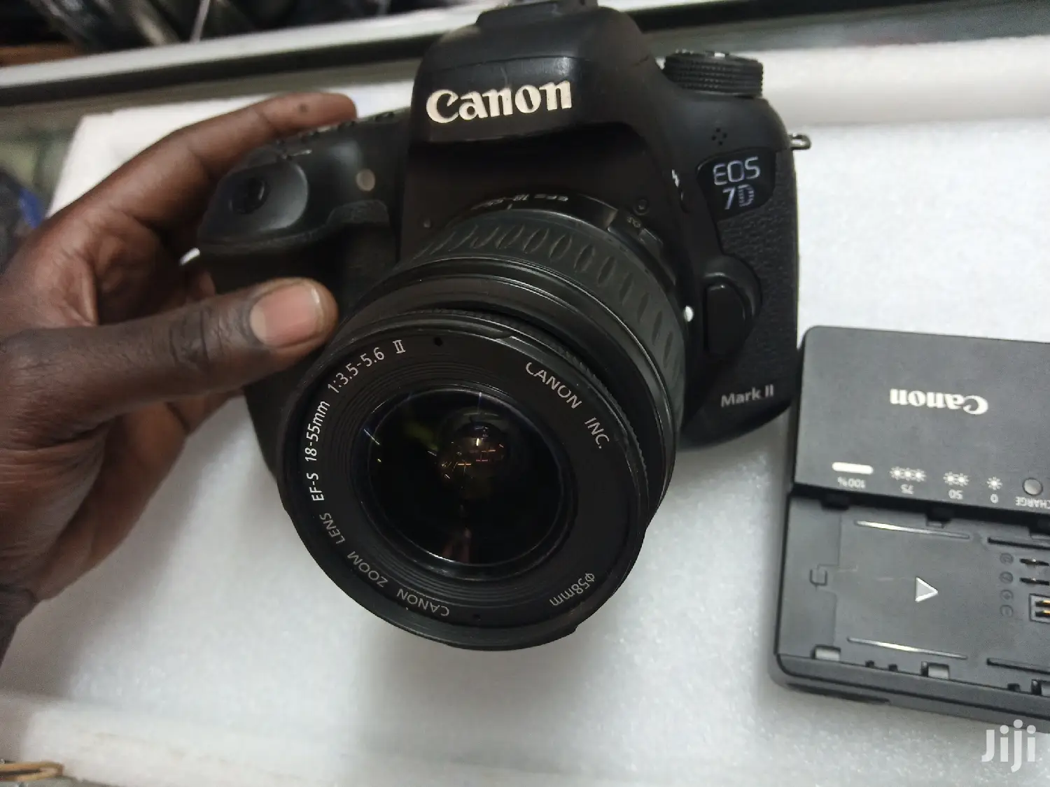 Canon 7D Mark Ii With Free 64GB