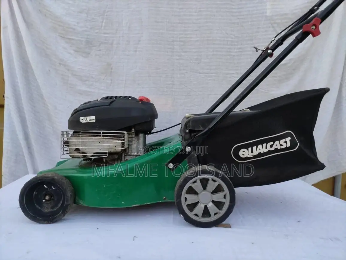 Lawn Mower - Brigg Stratton Petrol 160cc Large - Ex-Uk
