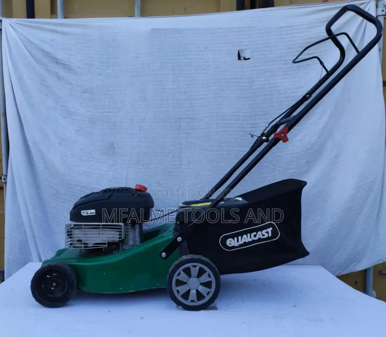 Lawn Mower - Brigg Stratton Petrol 160cc Large - Ex-Uk