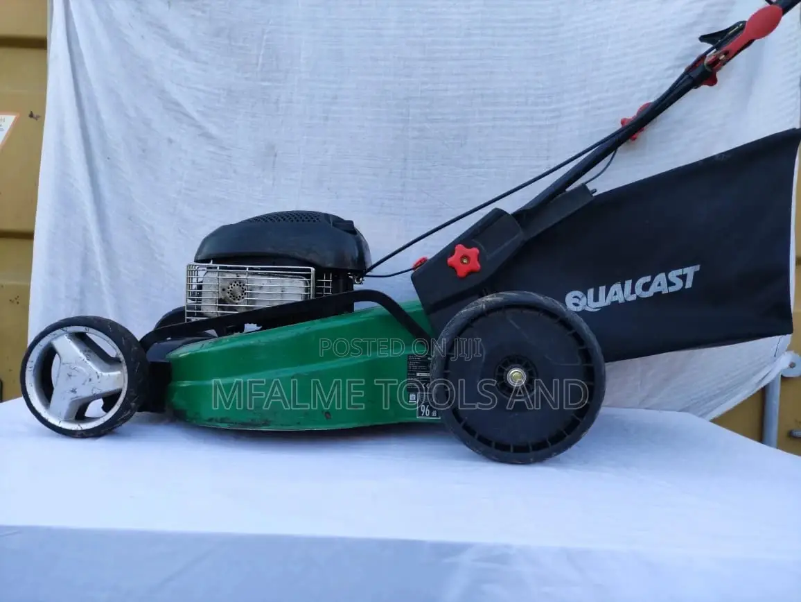 Lawn Mower - Brigg Stratton Petrol 160cc Large - Ex-Uk