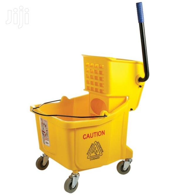 36 Litre Mop Bucket With Wheels Wringler - thumbnail 2
