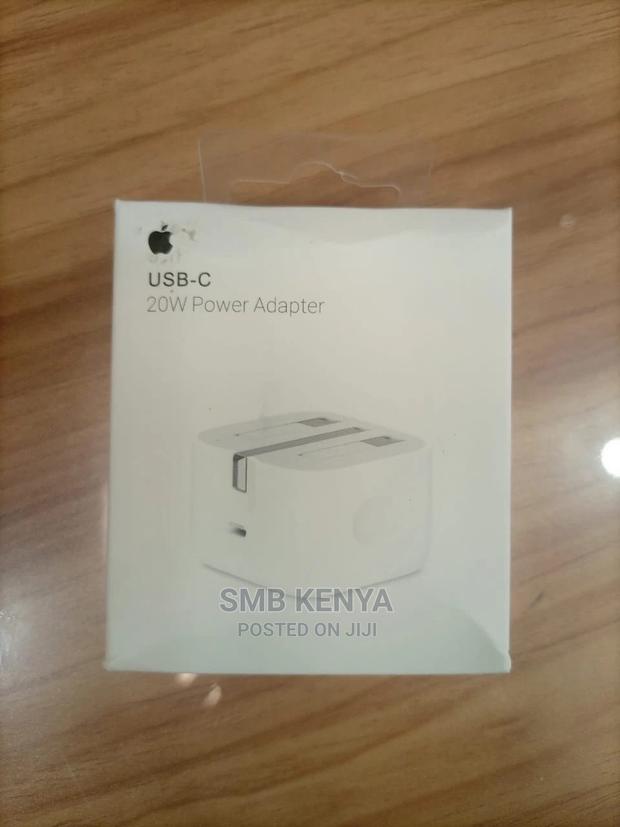 Apple 20W USB C Adapter - thumbnail 4