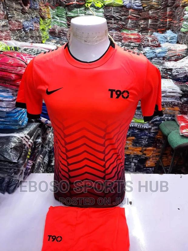 Latest Football Kits - main view