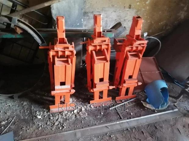 Interlocking Machines - thumbnail 2